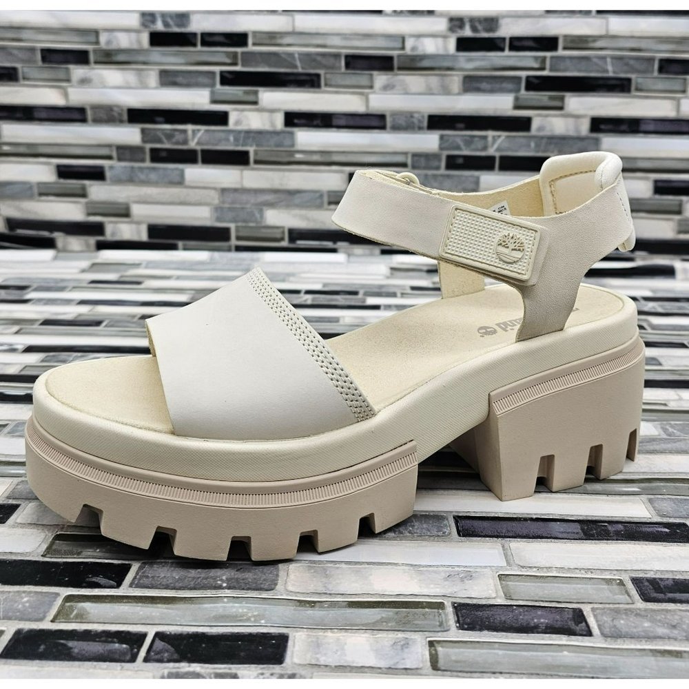 Timberland Women's Sandals in Cream and Tan